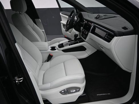 New 2025 Porsche Macan image 14