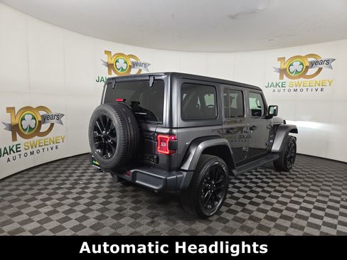 Used 2021 Jeep Wrangler Unlimited Sahara w/ Dual Top Group AWD/4WD image 10