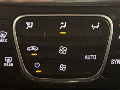 Used 2022 Chevrolet Traverse LT w/ Midnight/Sport Edition FWD image 35