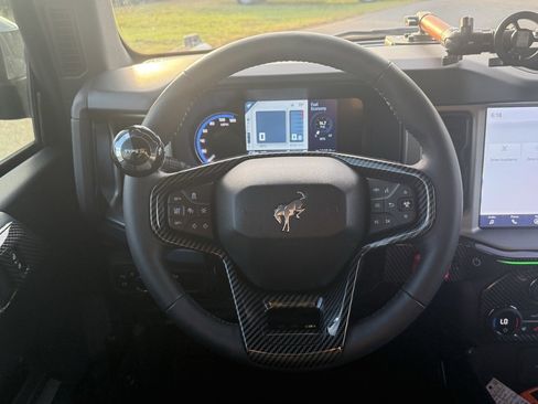 Used 2024 Ford Bronco Outer Banks image 44