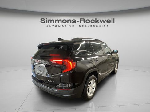 Used 2021 GMC Terrain SLE w/ Driver Convenience Package image 9