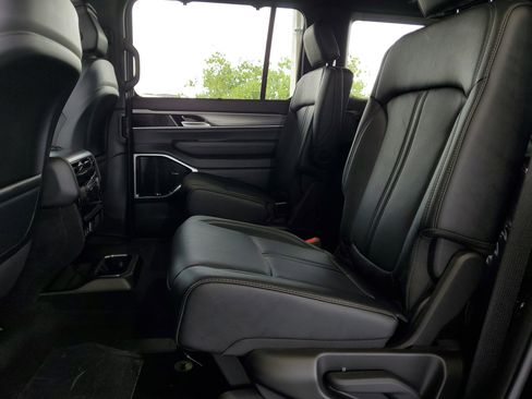 New 2026 Jeep Grand Wagoneer Limited AWD/4WD image 10