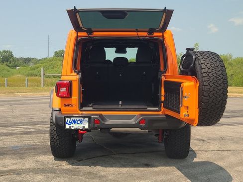 Used 2025 Jeep Wrangler Unlimited Rubicon AWD/4WD image 37
