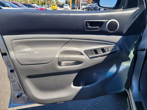 Used 2013 Toyota Tacoma PreRunner w/ SR5 Pkg image 13