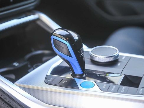 Certified 2023 BMW i4 eDrive40 w/ M Sport Package image 19