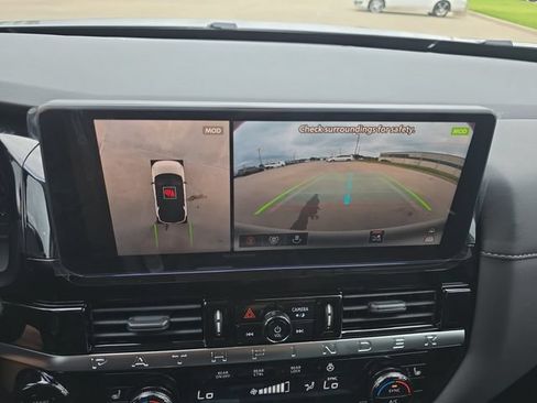New 2026 Nissan Pathfinder SL FWD image 9
