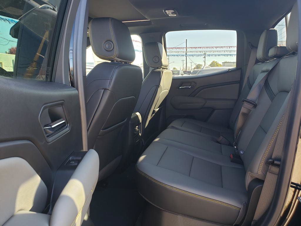 New 2026 Chevrolet Colorado ZR2 w/ Technology Package AWD/4WD image 16