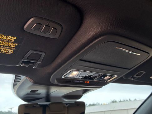 Used 2022 Lincoln Corsair Reserve w/ Elements Package image 18