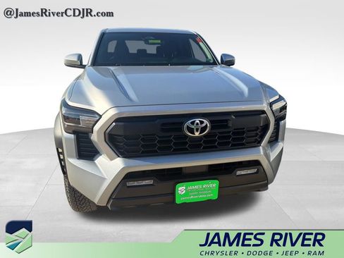 Used 2024 Toyota Tacoma TRD Off-Road image 3