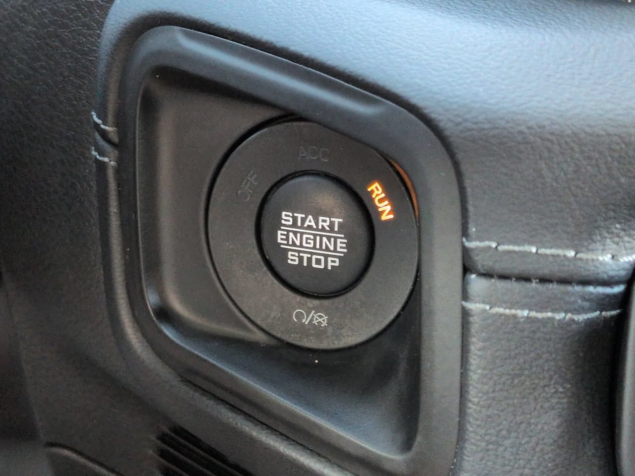 Used 2024 Jeep Wrangler High Altitude AWD/4WD image 31