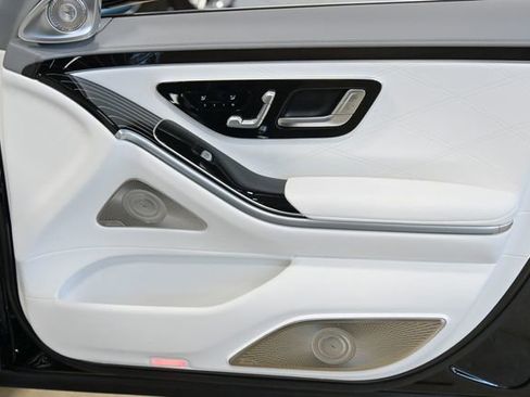 Used 2024 Mercedes-Benz Maybach S 680 Maybach S 680 4MATIC Sedan image 55
