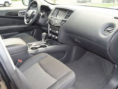 Used 2019 Nissan Pathfinder S AWD/4WD image 20