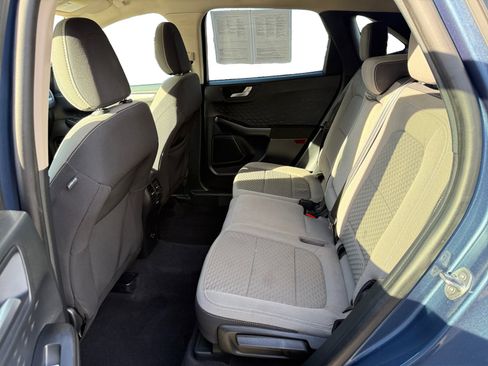 Used 2020 Ford Escape SE image 16