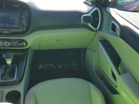 Used 2022 Kia Soul LX w/ Technology Package image 16