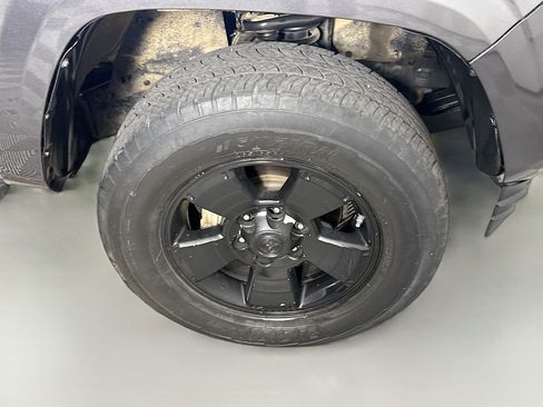 Used 2021 Toyota Tacoma SR w/ SR Convenience Package image 31