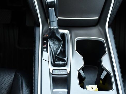 Used 2018 Honda Accord Touring image 29
