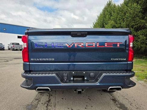 Used 2020 Chevrolet Silverado 1500 Custom w/ Custom Value Package AWD/4WD image 3