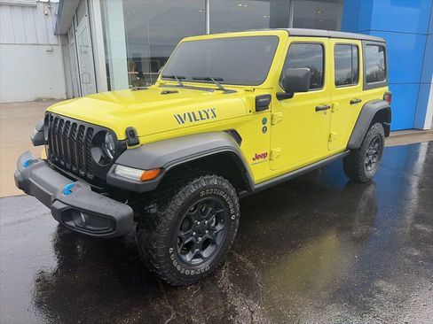 Used 2023 Jeep Wrangler Unlimited w/ Cold Weather Group AWD/4WD image 3