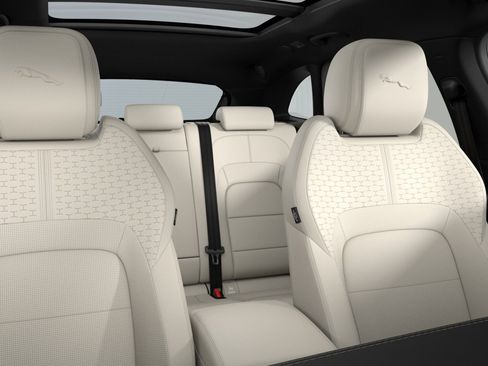 New 2026 Jaguar F-PACE R-Dynamic S image 5