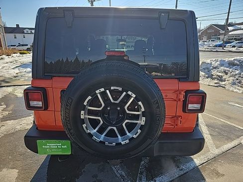 Certified 2018 Jeep Wrangler Unlimited Sport image 12