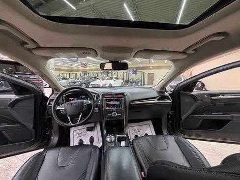 Used 2019 Ford Fusion Titanium AWD/4WD image 23