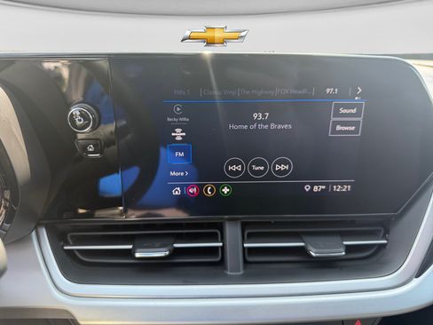 Used 2025 Chevrolet Trax RS w/ Driver Confidence Package FWD image 27