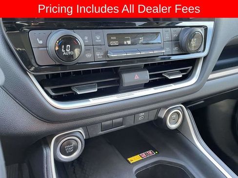 Used 2024 Toyota Grand Highlander AWD image 34