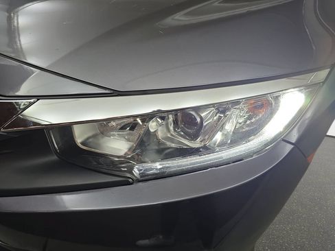 Used 2018 Honda Civic EX-L image 31