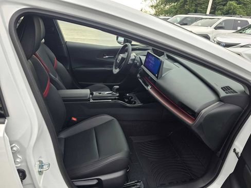 New 2026 Toyota Prius Plug-In Hybrid FWD image 11