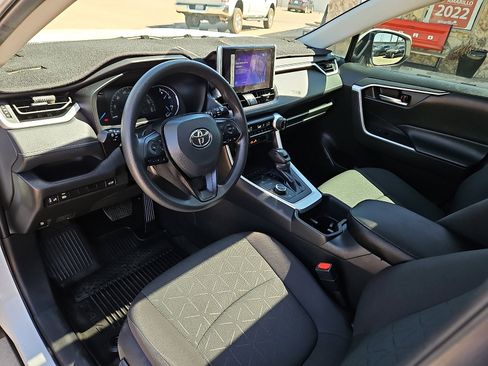 Used 2024 Toyota RAV4 XLE w/ Convenience Package image 11