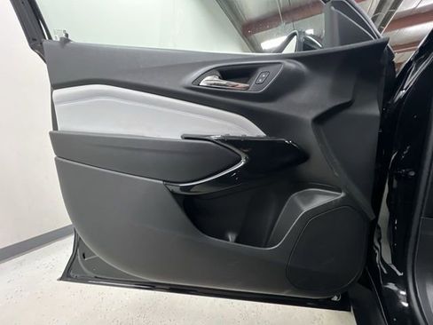 New 2026 Chevrolet Trax LT w/ LT Convenience Package FWD image 20