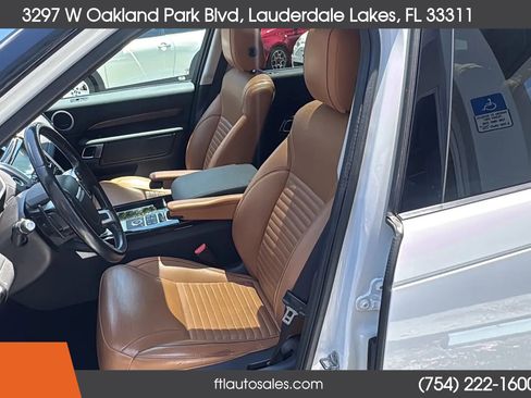 Used 2017 Land Rover Discovery HSE AWD/4WD image 19