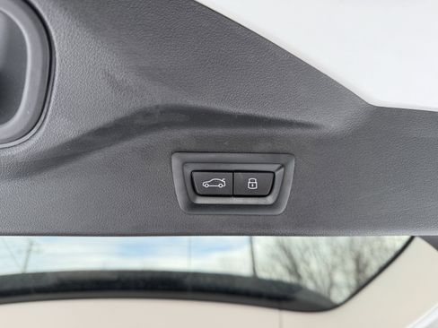 Used 2024 BMW X7 xDrive40i w/ Executive Package image 34