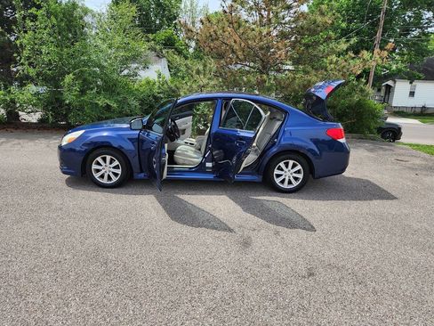 Used 2011 Subaru Legacy 2.5i Premium w/ All-Weather Pkg AWD/4WD image 15