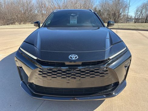 Used 2025 Toyota Crown Signia image 8