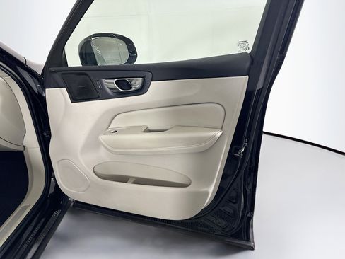 Used 2023 Volvo XC60 B5 Plus w/ Climate Package image 33
