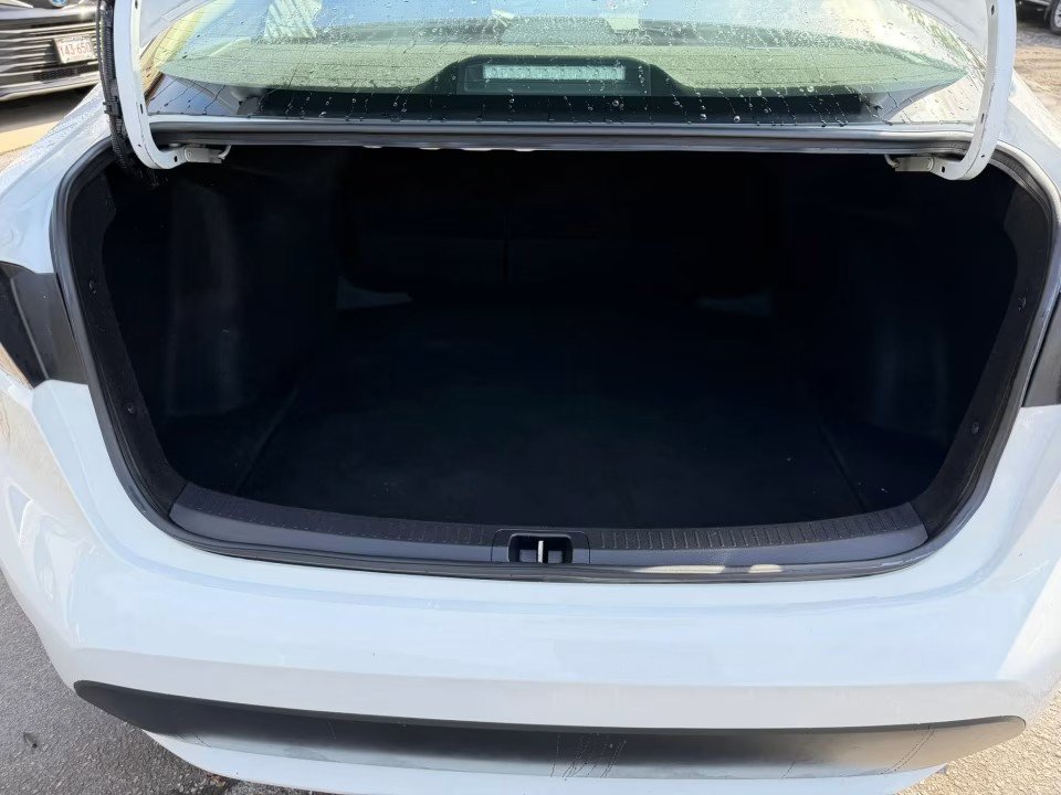 Used 2022 Toyota Corolla LE FWD image 18