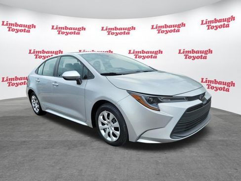 Used 2024 Toyota Corolla LE FWD image 15