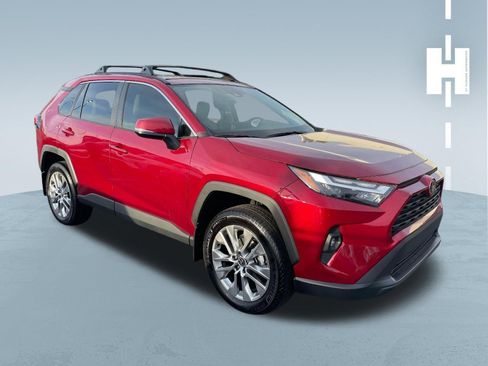 Used 2025 Toyota RAV4 XLE Premium image 2