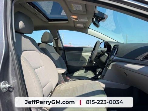 Used 2018 Hyundai Elantra Value Edition w/ Cargo Package FWD image 14