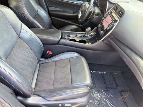 Used 2023 Nissan Maxima SR w/ Sport Mat Group FWD image 31