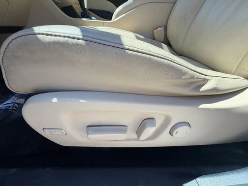 Used 2015 Toyota Highlander XLE FWD image 18