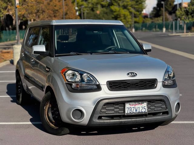 Used 2013 Kia Soul FWD image 2
