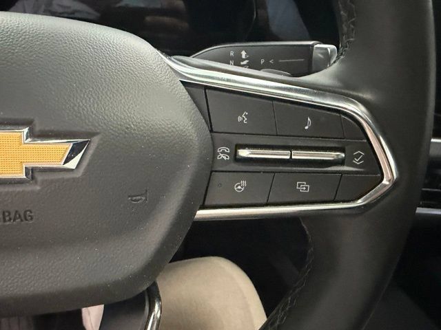 Used 2026 Chevrolet Equinox LT AWD/4WD image 13