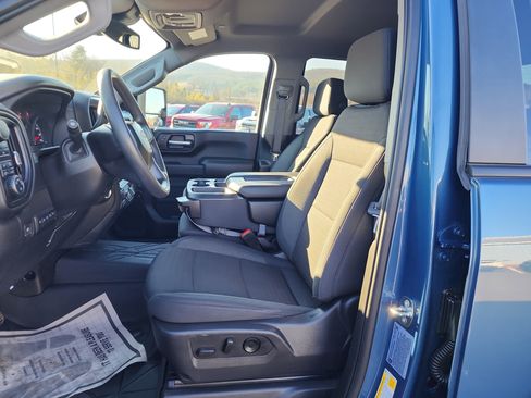 Used 2024 Chevrolet Silverado 2500 Custom w/ Custom Value Package image 11