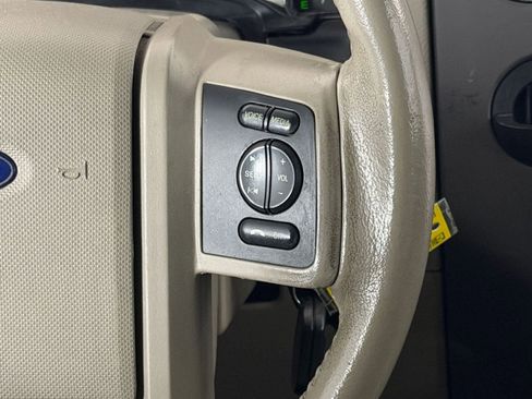 Used 2014 Ford Expedition XLT RWD image 14
