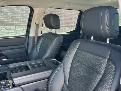 Used 2022 Toyota Tundra Limited AWD/4WD image 10