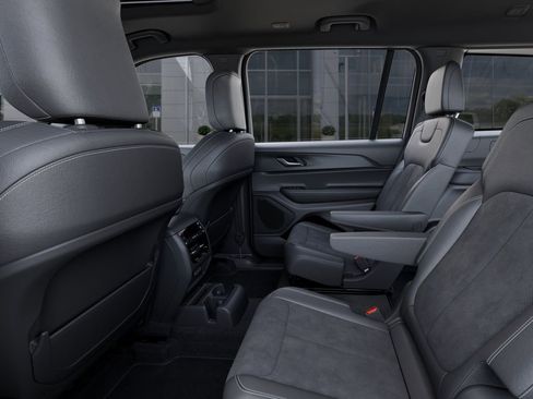 New 2025 Jeep Grand Cherokee L Altitude image 23