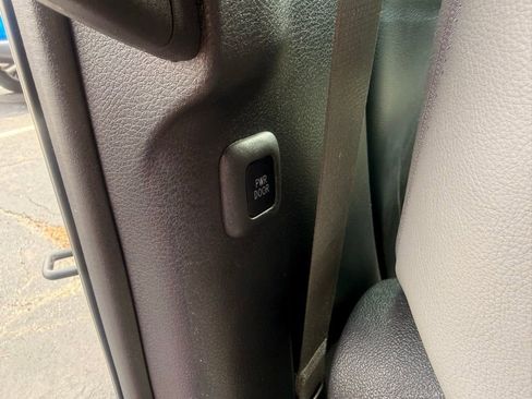 Used 2025 Toyota Sienna XLE w/ XLE Plus Package AWD/4WD image 33