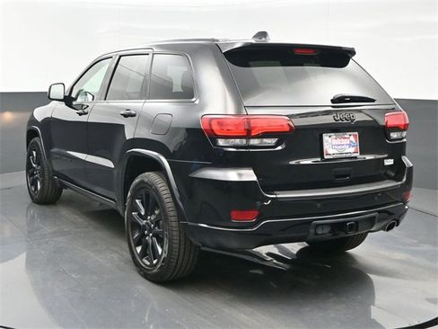 Used 2019 Jeep Grand Cherokee Altitude image 4